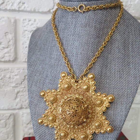 Vtg Adele Simpson book rare gold necklace ,statement, fragrance scent dispenser - Picture 8 of 15